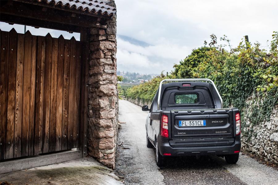  Dacia Dokker Pick-Up by Focaccia 2017 года  (фото 11 из 16)